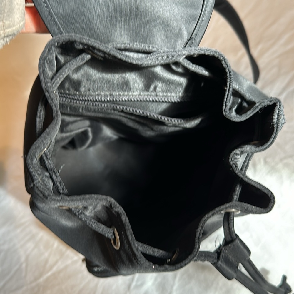 Guess Backpack purse. - Picture 4 of 5